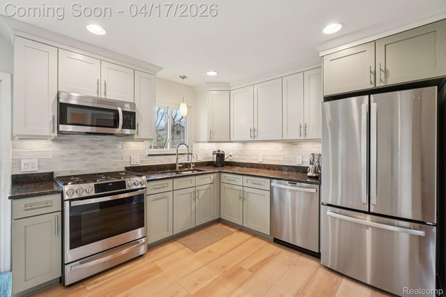 2385 Keith Road, West Bloomfield Charter Township, MI 48324