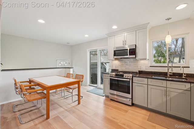 2385 Keith Road, West Bloomfield Charter Township, MI 48324