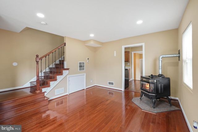 705 71ST AVE, Capitol Heights, MD 20743