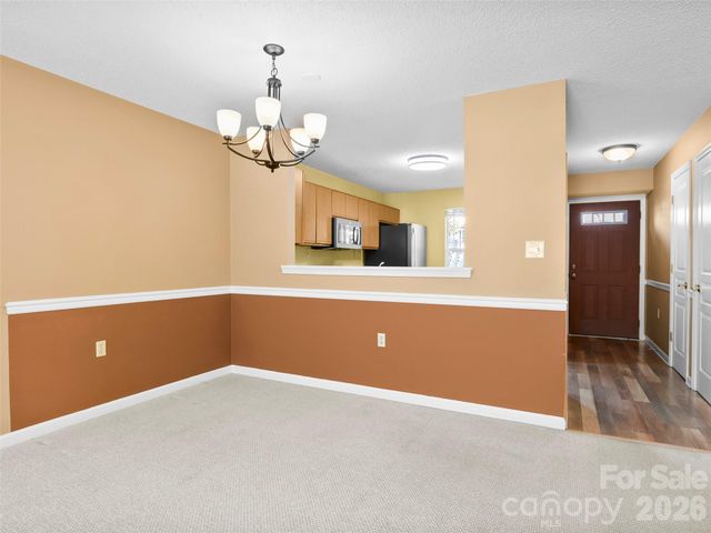 2303 Deermouse Way, Hendersonville, NC 28792