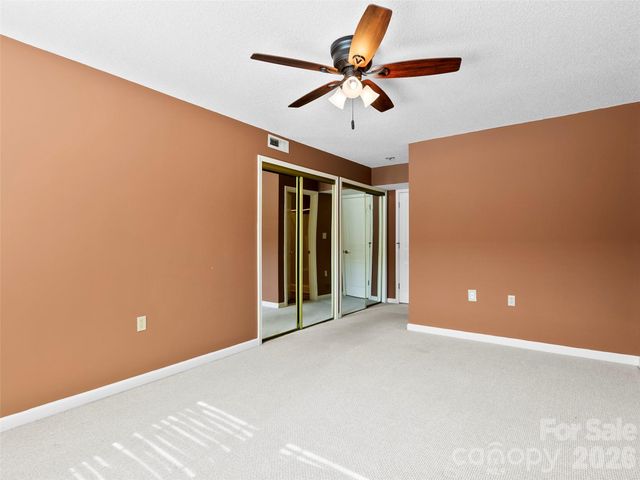 2303 Deermouse Way, Hendersonville, NC 28792