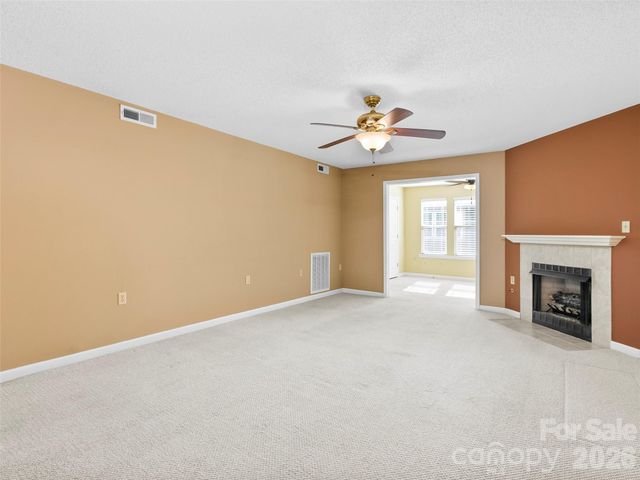2303 Deermouse Way, Hendersonville, NC 28792