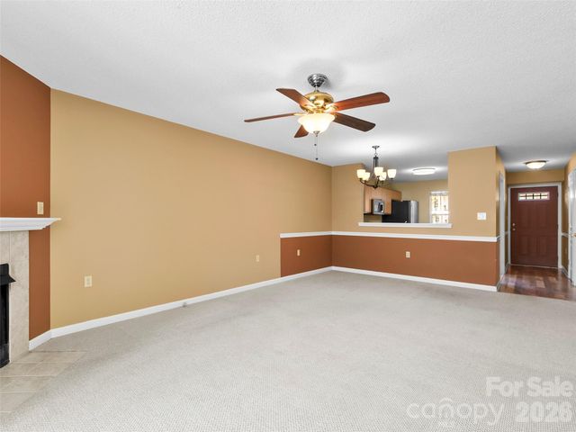2303 Deermouse Way, Hendersonville, NC 28792