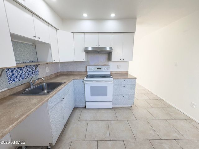 308 E VOGEL Avenue 4, Phoenix, AZ 85020