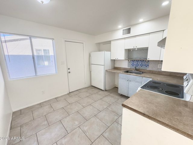 308 E VOGEL Avenue 4, Phoenix, AZ 85020