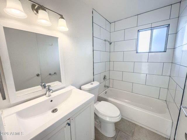 308 E VOGEL Avenue 4, Phoenix, AZ 85020