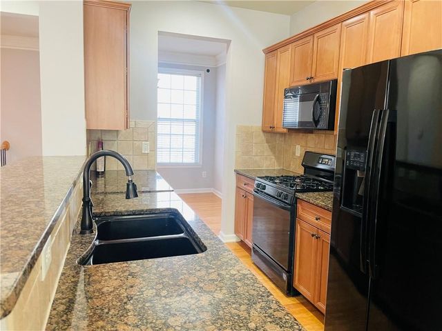 424 Tioram SE Lane 24, Smyrna, GA 30082
