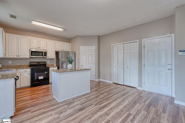 823 Old Wynd Court, Spartanburg, SC 29301