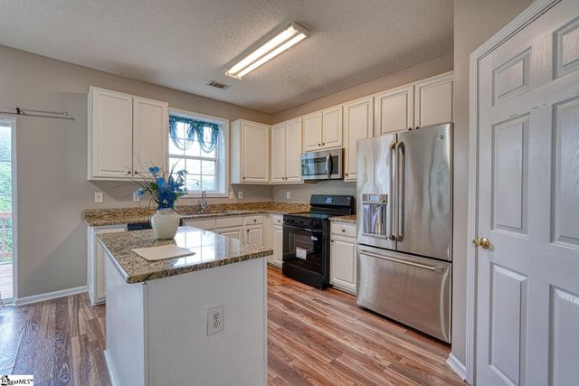 823 Old Wynd Court, Spartanburg, SC 29301