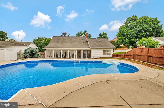 315 COLLEGE AVE, New Windsor, MD 21776