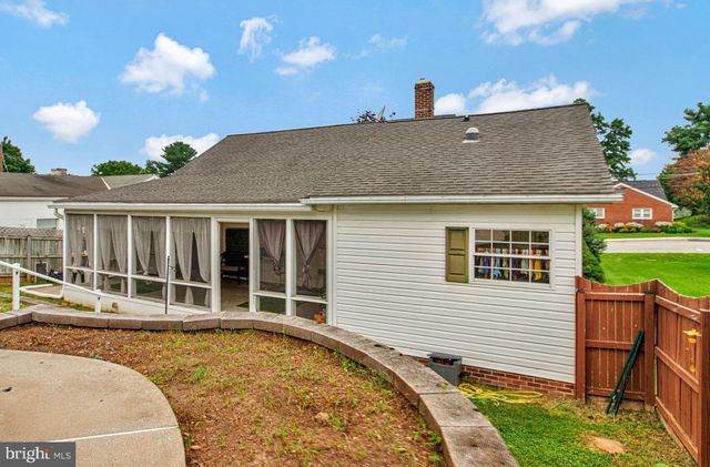 315 COLLEGE AVE, New Windsor, MD 21776