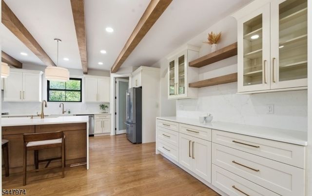 61 Hickory St, Metuchen Boro, NJ 08840