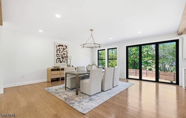 61 Hickory St, Metuchen Boro, NJ 08840