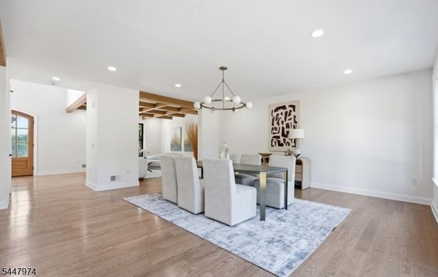 61 Hickory St, Metuchen Boro, NJ 08840