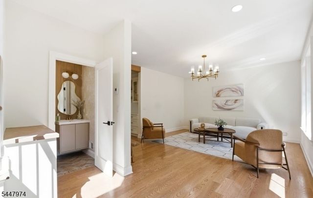 61 Hickory St, Metuchen Boro, NJ 08840