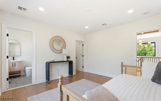 61 Hickory St, Metuchen Boro, NJ 08840