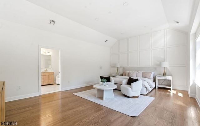 61 Hickory St, Metuchen Boro, NJ 08840