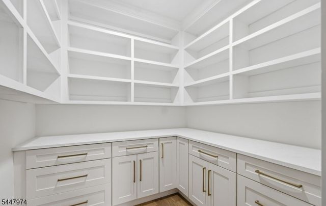 61 Hickory St, Metuchen Boro, NJ 08840