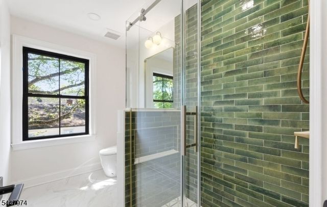 61 Hickory St, Metuchen Boro, NJ 08840