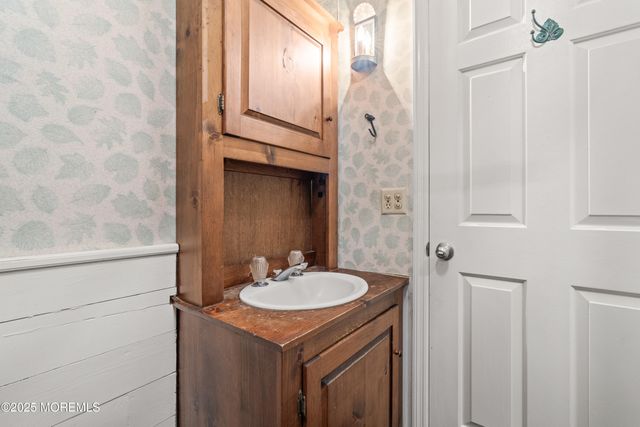 1886 New Hampshire Avenue, Toms River, NJ 08755