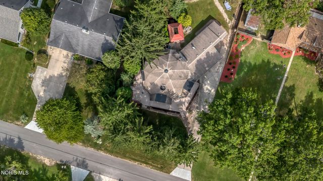 624 Marilyn Drive, Rossford, OH 43460