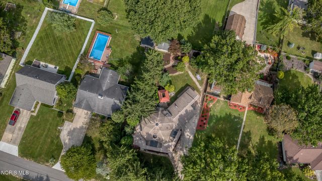 624 Marilyn Drive, Rossford, OH 43460