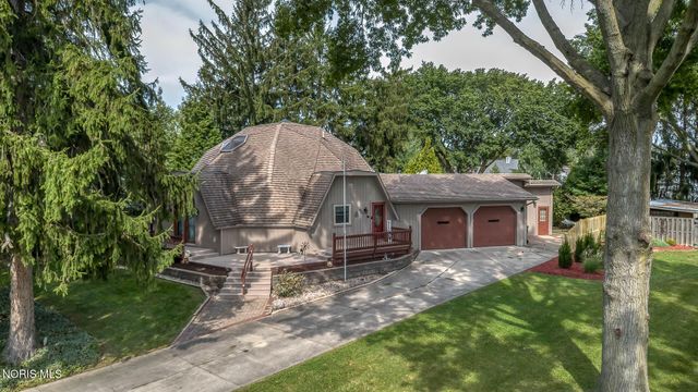 624 Marilyn Drive, Rossford, OH 43460