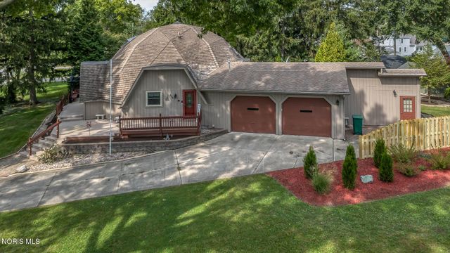 624 Marilyn Drive, Rossford, OH 43460