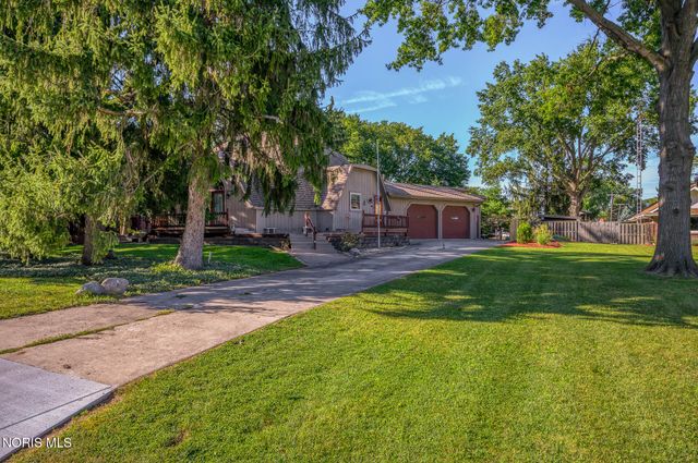 624 Marilyn Drive, Rossford, OH 43460