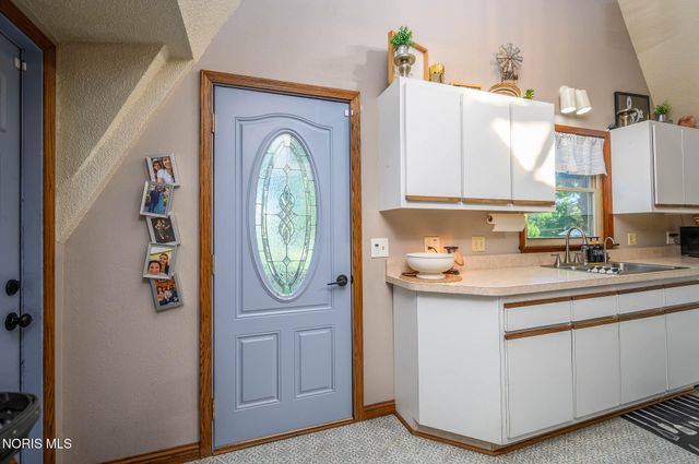 624 Marilyn Drive, Rossford, OH 43460