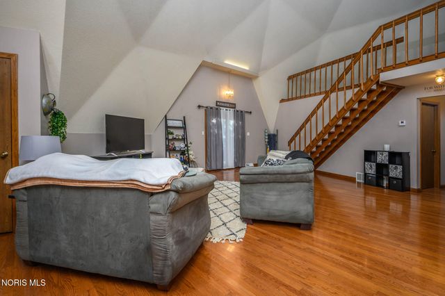 624 Marilyn Drive, Rossford, OH 43460