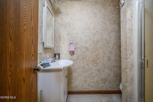 624 Marilyn Drive, Rossford, OH 43460