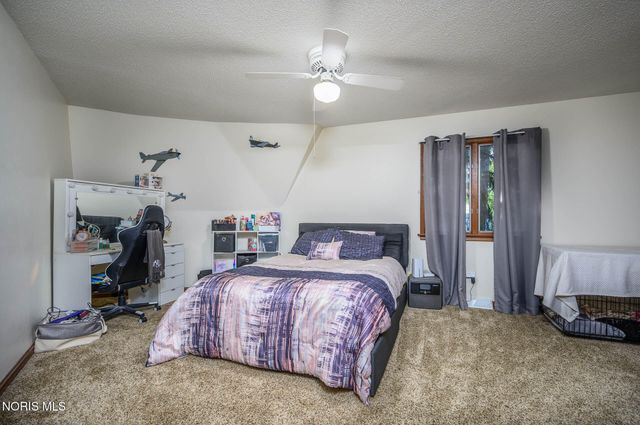 624 Marilyn Drive, Rossford, OH 43460