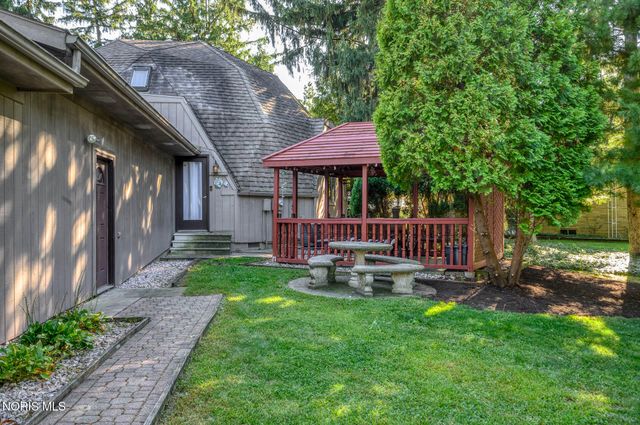 624 Marilyn Drive, Rossford, OH 43460