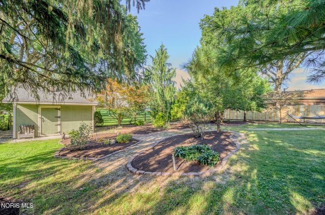 624 Marilyn Drive, Rossford, OH 43460