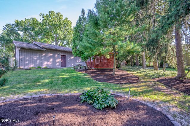 624 Marilyn Drive, Rossford, OH 43460