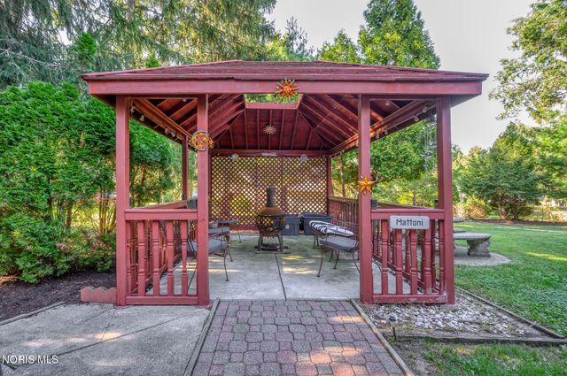 624 Marilyn Drive, Rossford, OH 43460