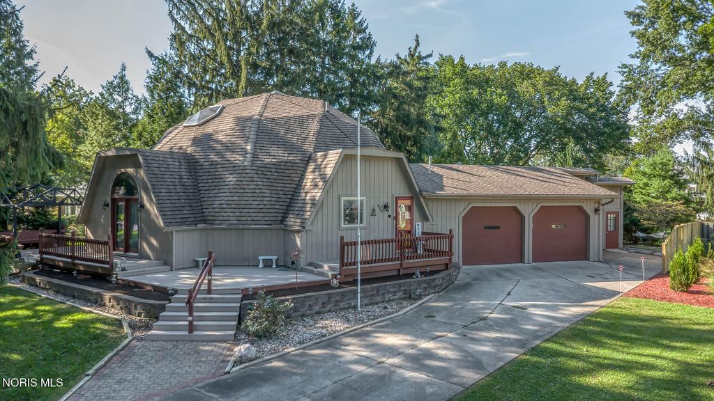 624 Marilyn Drive, Rossford, OH 43460