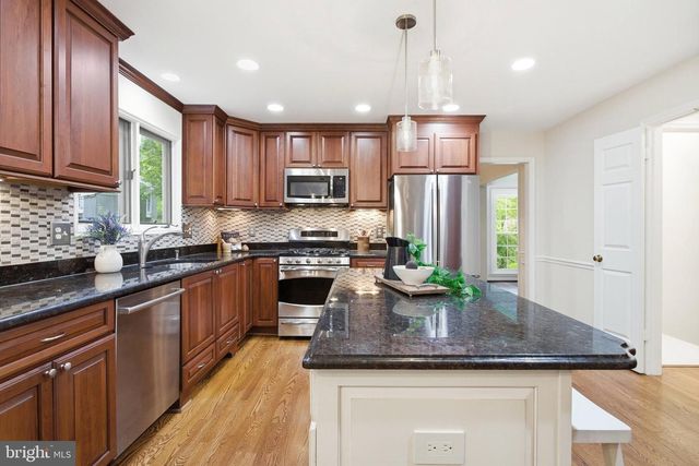 8108 LITTLE RIDGE LN, Fairfax Station, VA 22039