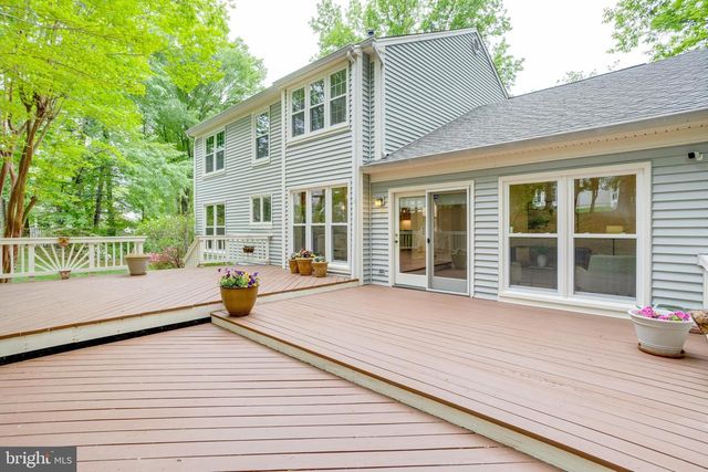 8108 LITTLE RIDGE LN, Fairfax Station, VA 22039