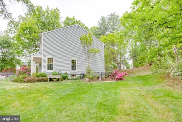 8108 LITTLE RIDGE LN, Fairfax Station, VA 22039