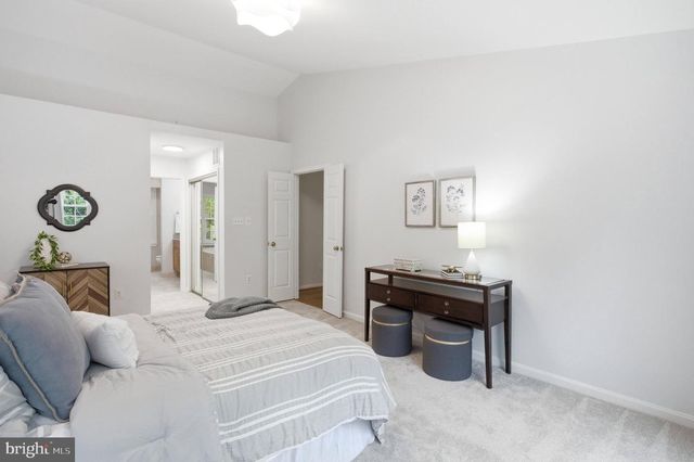 8108 LITTLE RIDGE LN, Fairfax Station, VA 22039