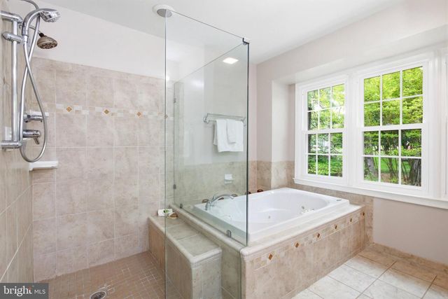 8108 LITTLE RIDGE LN, Fairfax Station, VA 22039