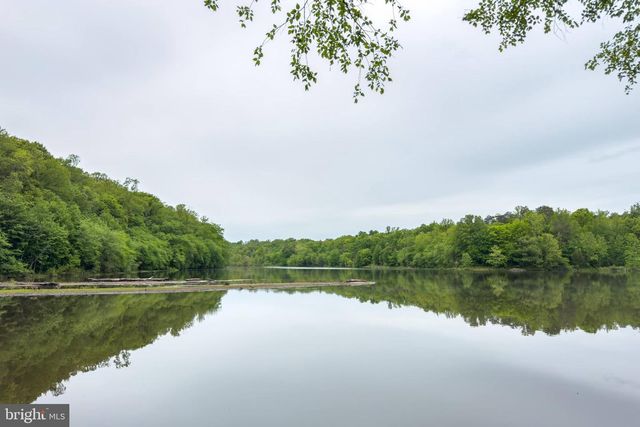 8108 LITTLE RIDGE LN, Fairfax Station, VA 22039