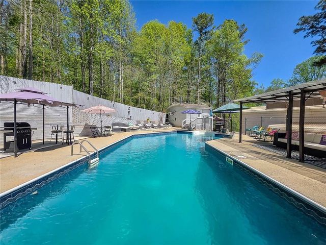27 Hughes Road, Hiram, GA 30141