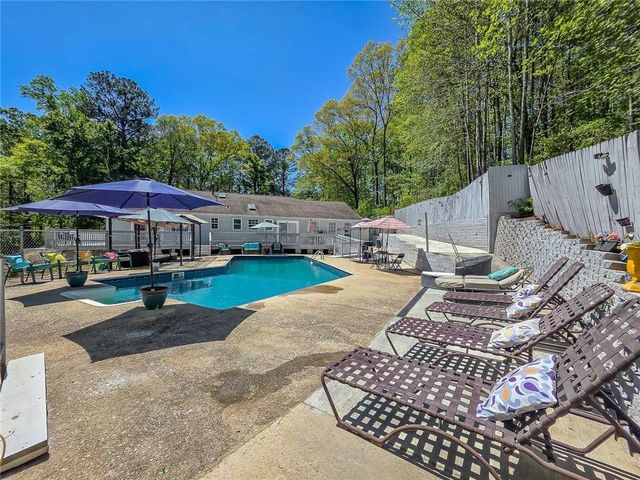 27 Hughes Road, Hiram, GA 30141