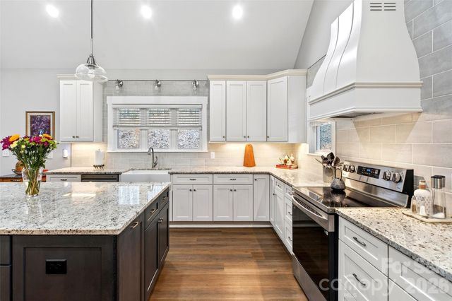 201 Wright Road, Marion, NC 28752