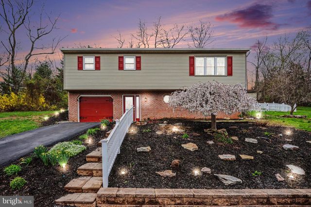 90 EAGLE LN, Etters, PA 17319