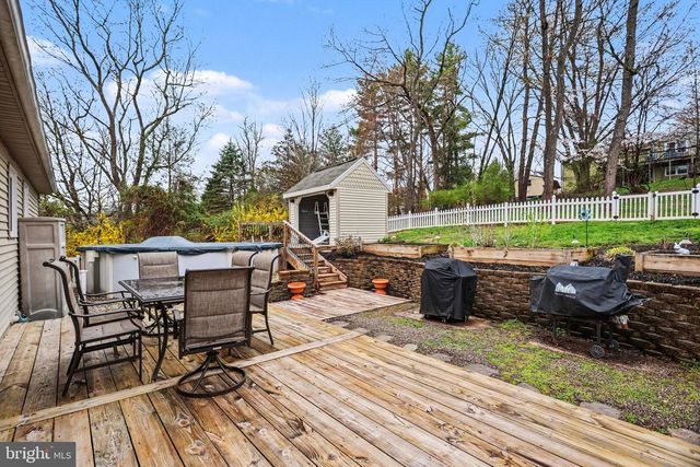 90 EAGLE LN, Etters, PA 17319