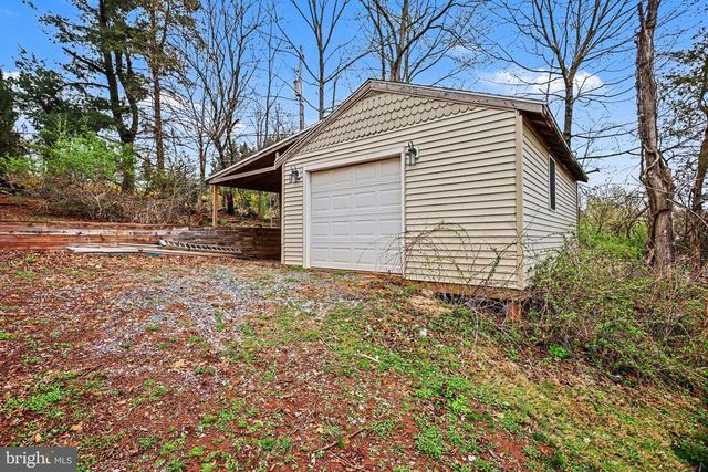 90 EAGLE LN, Etters, PA 17319